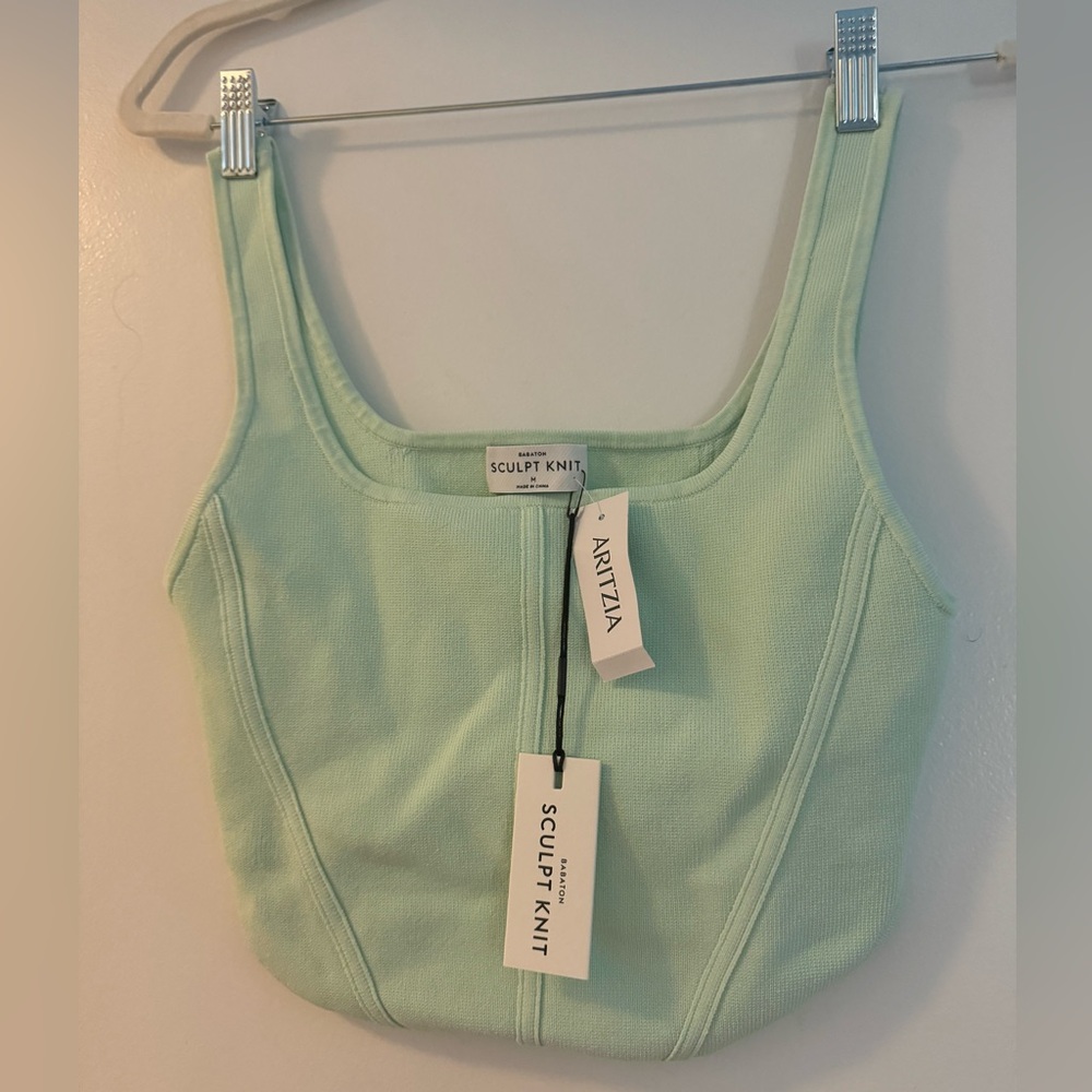 UNWORN/NEW — Babaton sculpt knit cropped tank top
